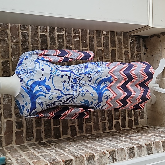 Vilagallo Dresses & Skirts - Vilagallo Blue and Red Multi Print Ling Sleeve Shift Dress